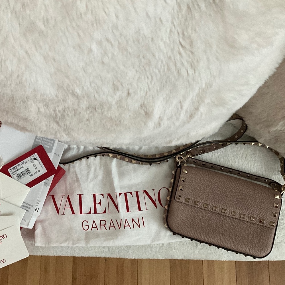 Valentino Rockstud Pouch Poudre